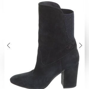 Authentic Chanel Navy Blue Suede Boots with CC Logo Size 37 Size US 7